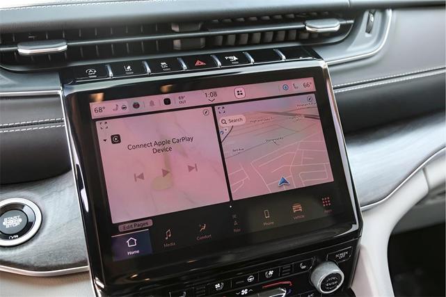 Photo of 2022 Rocky Mountain Pearlcoat Jeep Grand Cherokee L