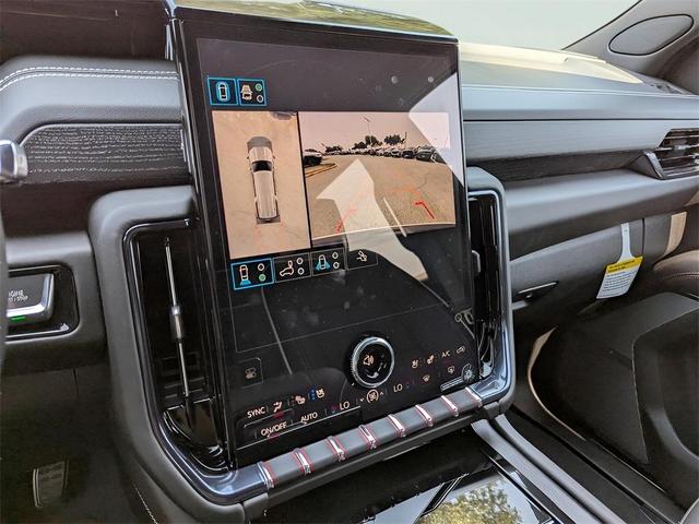 Photo of 2025 Summit White GMC Yukon XL