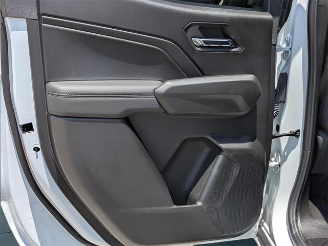 Photo of 2025 Summit White GMC Canyon
