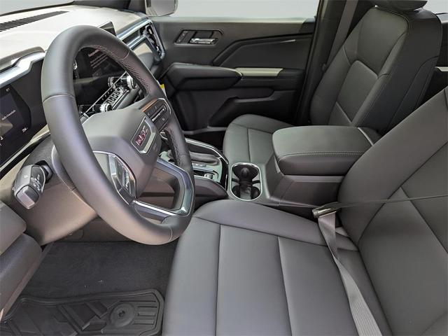 Photo of 2025 Summit White GMC Canyon