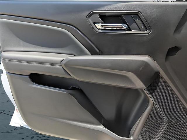Photo of 2025 Summit White GMC Canyon