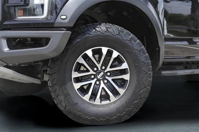 Photo of 2019 Agate Black Metallic Ford F-150
