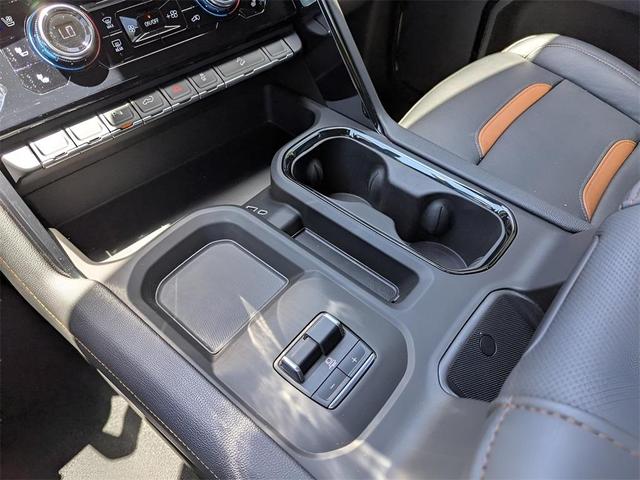 Photo of 2025 Summit White GMC Sierra 2500