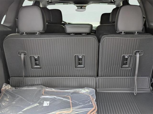 Photo of 2026 Glacier White GMC Acadia