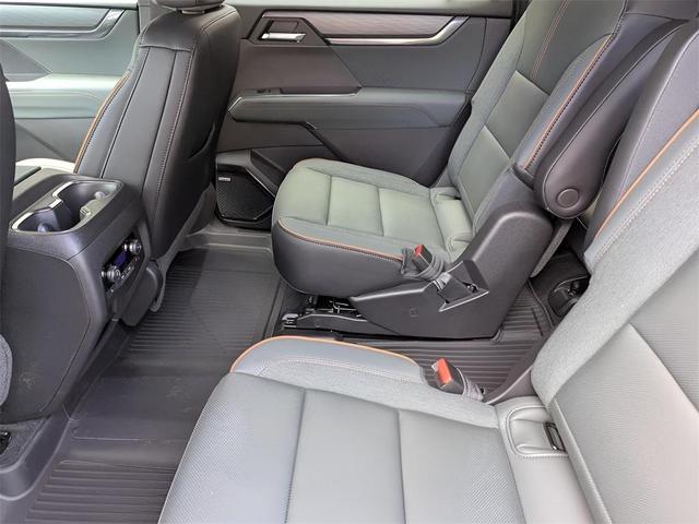 Photo of 2026 Glacier White GMC Acadia