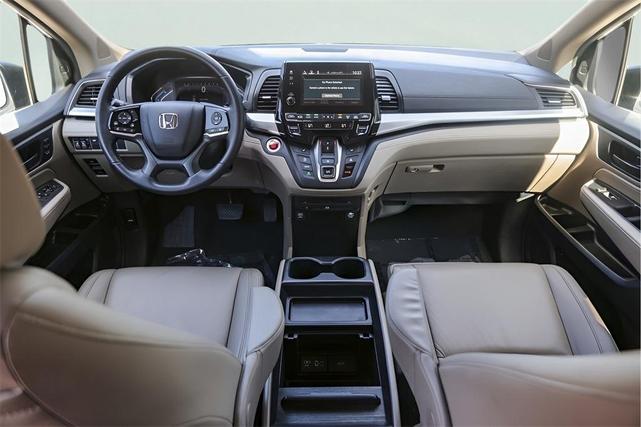 Photo of 2020 White Honda Odyssey
