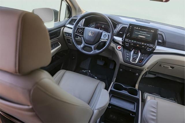 Photo of 2020 White Honda Odyssey