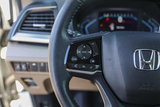Photo of 2020 White Honda Odyssey