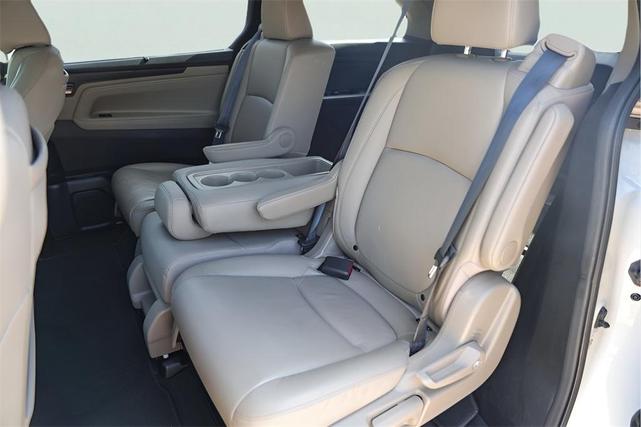 Photo of 2020 White Honda Odyssey