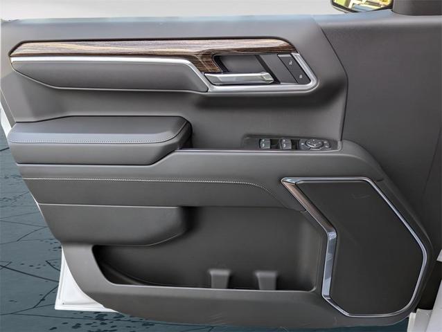 Photo of 2025 Summit White GMC Sierra 1500