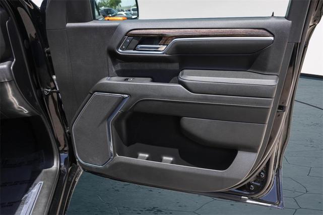 Photo of 2024 Black GMC Sierra 1500