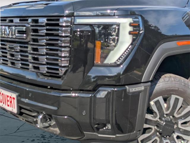 Photo of 2025 Onyx Black GMC Sierra 2500