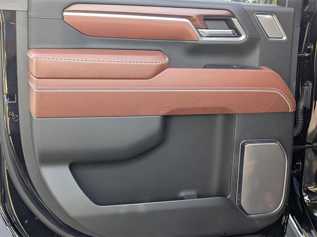Photo of 2025 Onyx Black GMC Sierra 2500