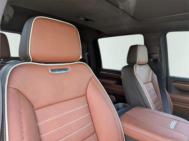 Photo of 2025 Onyx Black GMC Sierra 2500