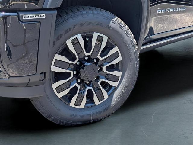 Photo of 2025 Onyx Black GMC Sierra 2500