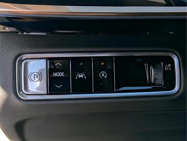 Photo of 2025 White Frost Tri-Coat Buick Envision
