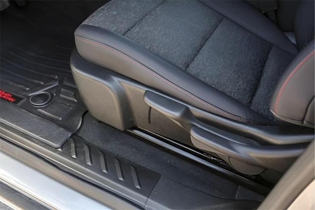 Photo of 2024 Sterling Gray Metallic Chevrolet Colorado