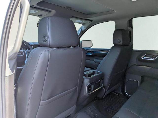 Photo of 2025 Summit White GMC Sierra 1500