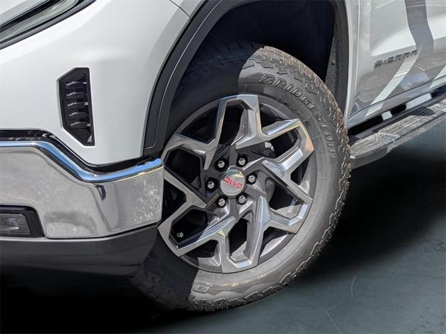 Photo of 2025 Summit White GMC Sierra 1500