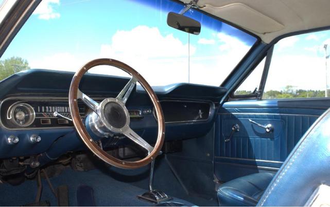 Photo of 1965 WHITE Ford Mustang