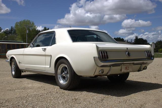 Photo of 1965 WHITE Ford Mustang