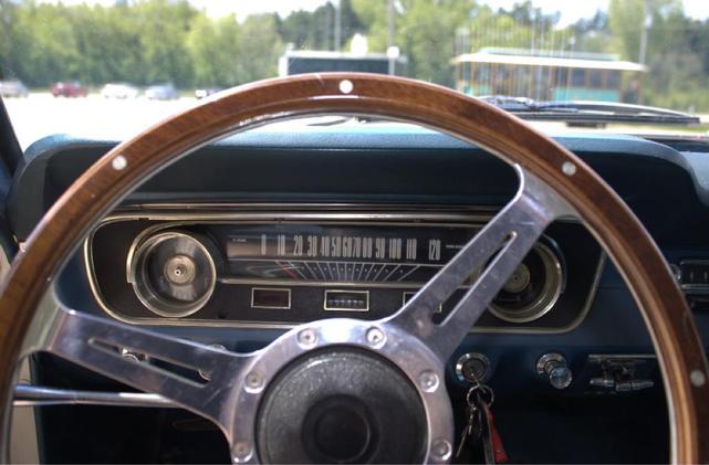 Photo of 1965 WHITE Ford Mustang