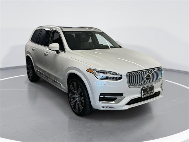 Photo of 2023 Crystal White Metallic Volvo XC90