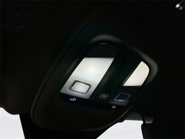 Photo of 2023 Crystal White Metallic Volvo XC90