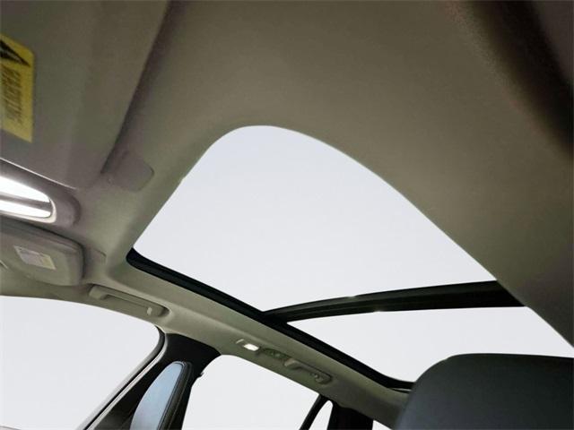 Photo of 2023 Crystal White Metallic Volvo XC90