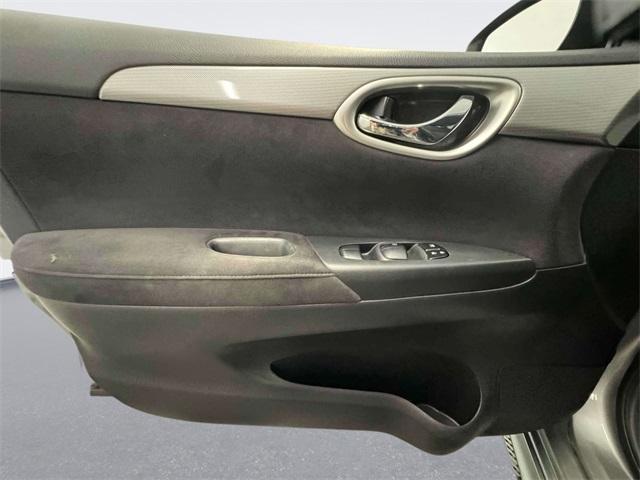 Photo of 2014 Magnetic Gray Nissan Sentra