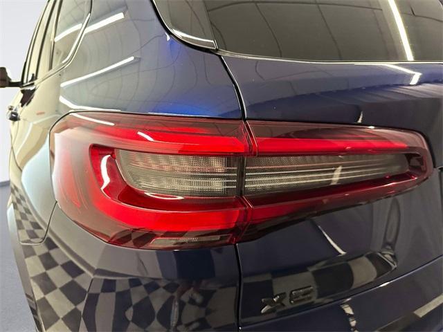 Photo of 2021 Phytonic Blue Metallic BMW X5