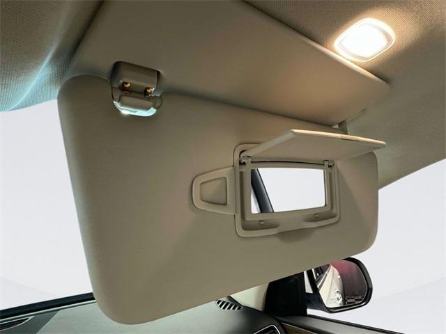 Photo of 2023 Polar White Mercedes-Benz GLS 450