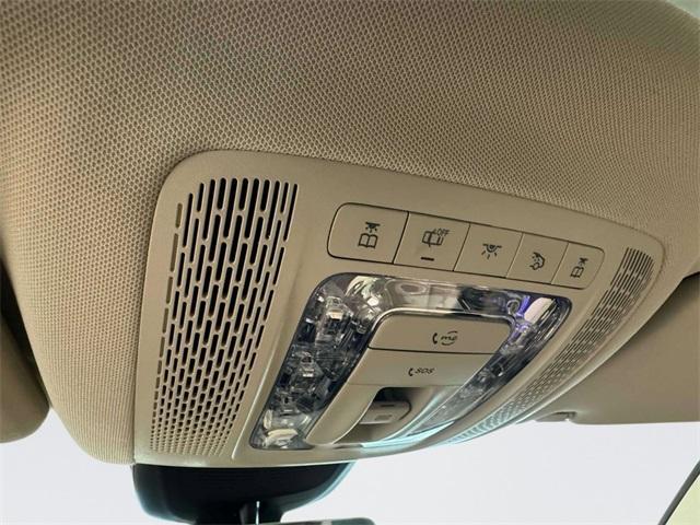 Photo of 2023 Polar White Mercedes-Benz GLS 450