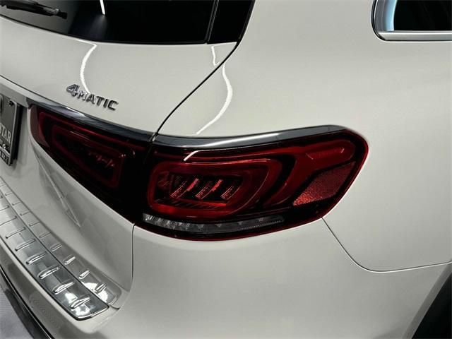 Photo of 2023 Polar White Mercedes-Benz GLS 450