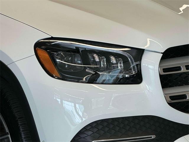 Photo of 2023 Polar White Mercedes-Benz GLS 450