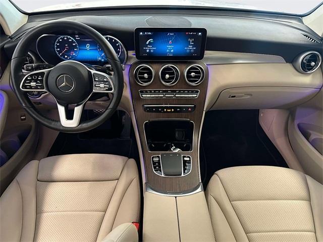 Photo of 2022 Polar White Mercedes-Benz GLC 300