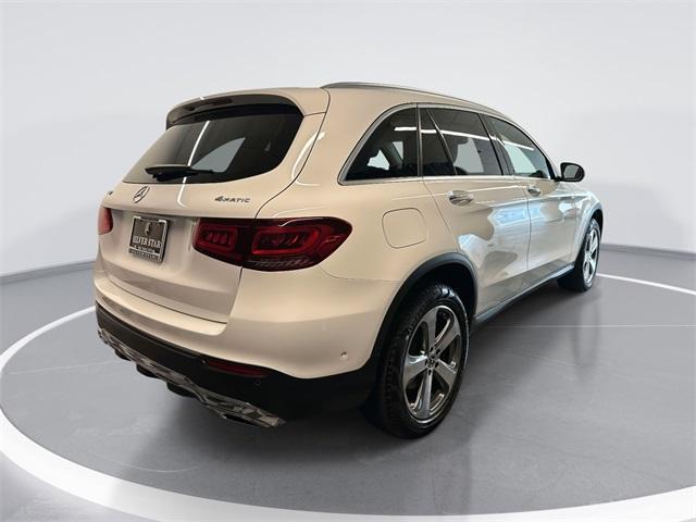 Photo of 2022 Polar White Mercedes-Benz GLC 300