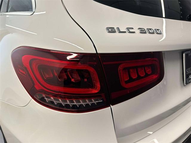 Photo of 2022 Polar White Mercedes-Benz GLC 300