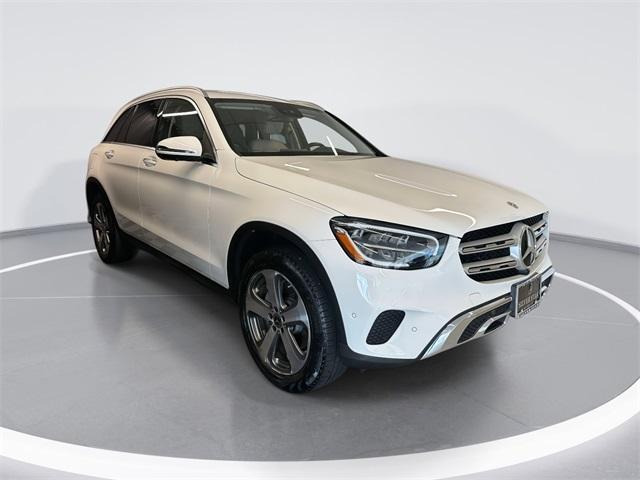 Photo of 2022 Polar White Mercedes-Benz GLC 300