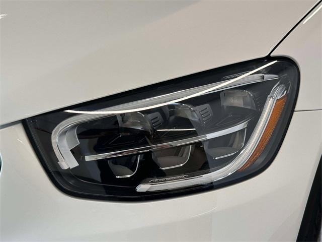 Photo of 2022 Polar White Mercedes-Benz GLC 300