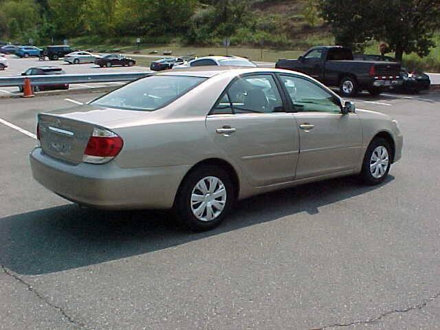 Photo of 2006 Champagne Toyota Camry