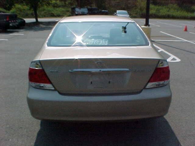 Photo of 2006 Champagne Toyota Camry