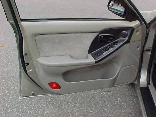 Photo of 2005 Tan Hyundai ELANTRA
