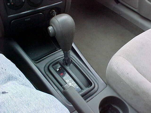 Photo of 2005 Tan Hyundai ELANTRA