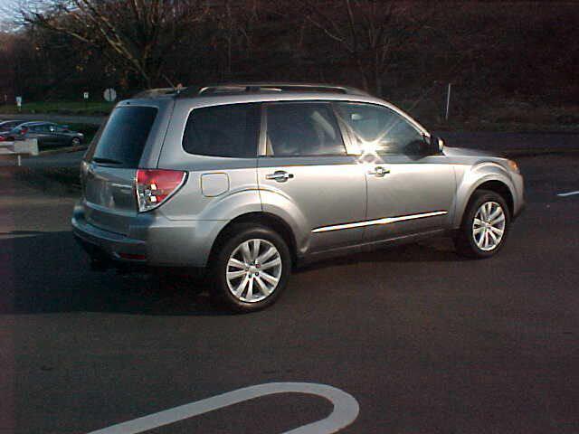 Photo of 2011 Gray Subaru Forester