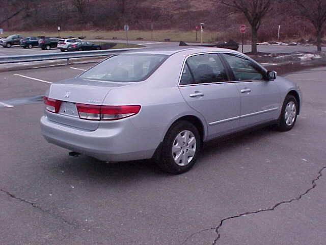 Photo of 2004 Silver Honda Accord