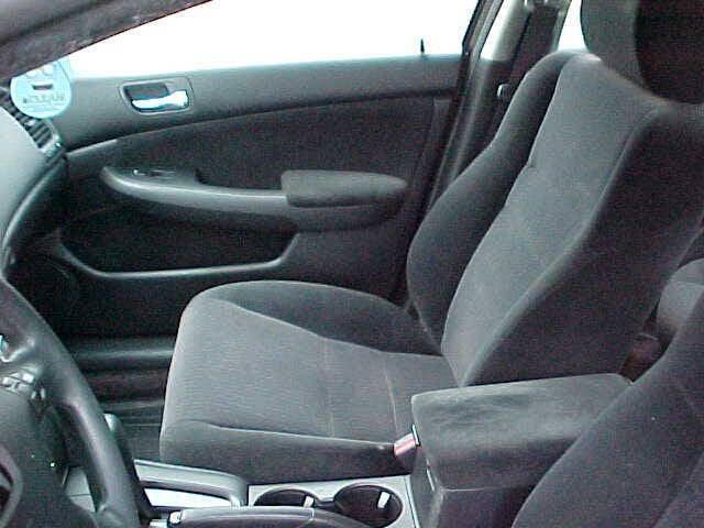 Photo of 2004 Silver Honda Accord