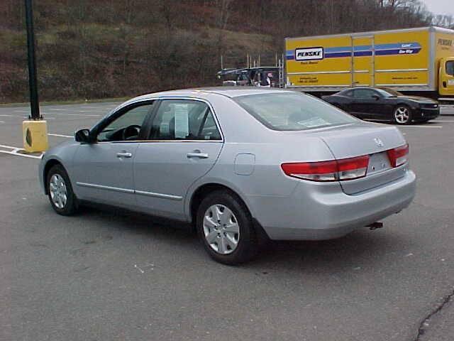 Photo of 2004 Silver Honda Accord