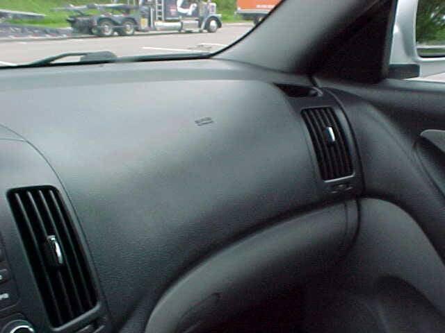 Photo of 2010 Silver Hyundai ELANTRA
