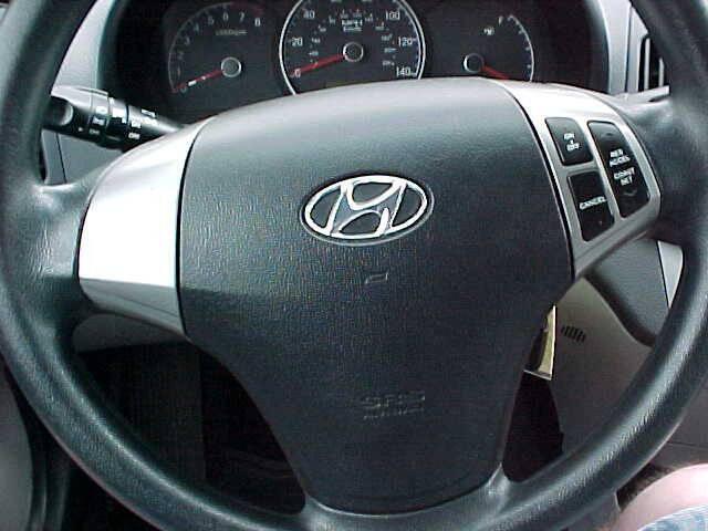 Photo of 2010 Silver Hyundai ELANTRA